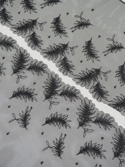 Вышивка на сетке черные перья с люрексом ширина 18 см (2 стороны)