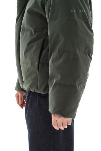 Короткий пуховик цвета хаки