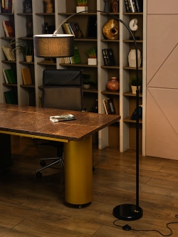 Торшер напольный с абажуром