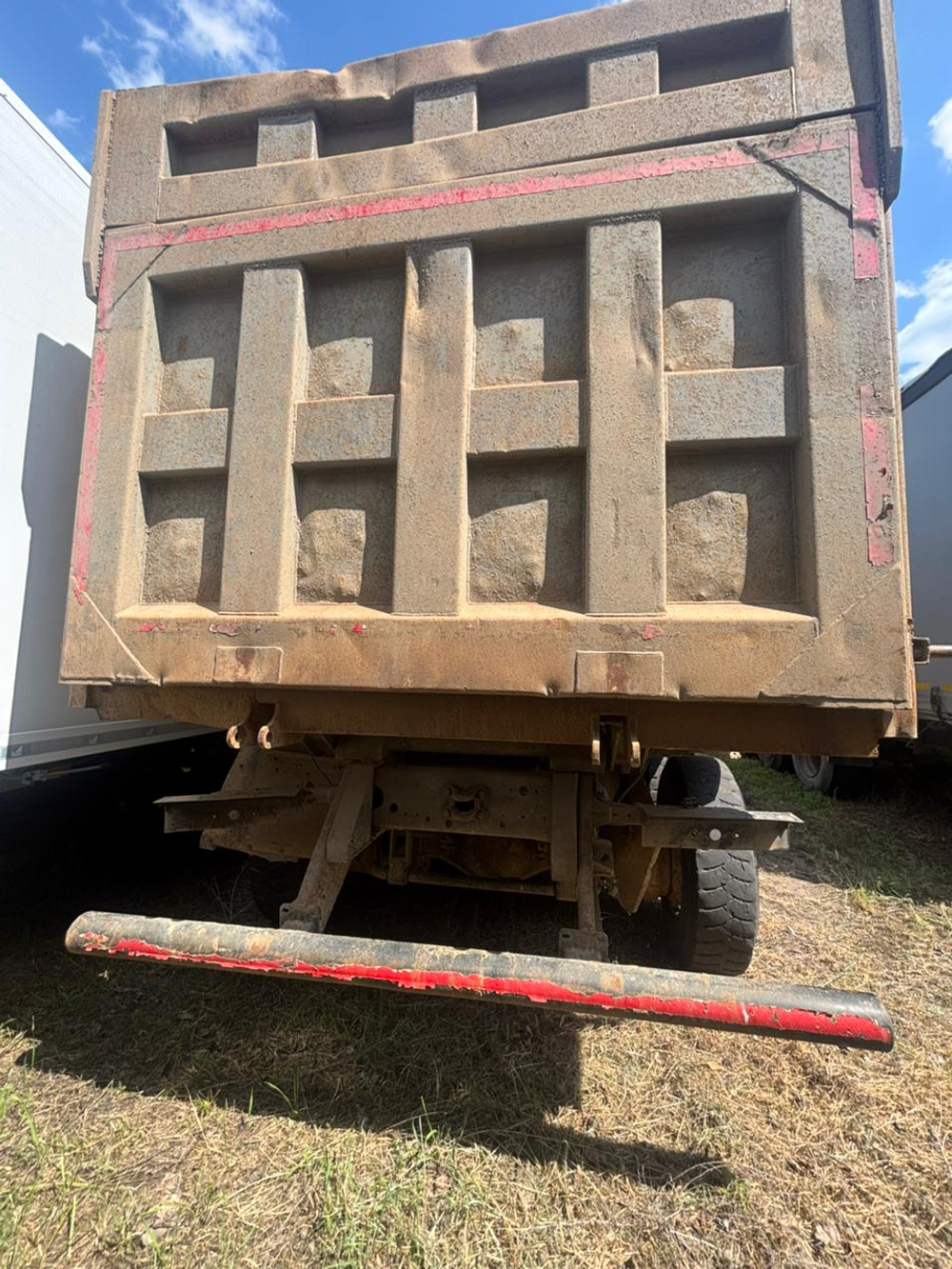 Shacman (Shaanxi) SX* 6x4 Самосвал SX32586T384 (Дизельный, 11,6 л, 369 л.с., МТ)