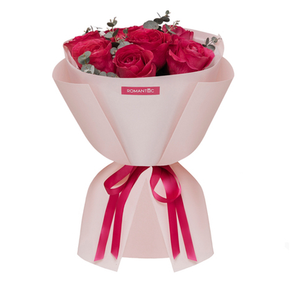 7 розовых роз