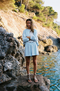 ZARA ШОРТЫ-БОКСЕРЫ ИЗ ЛЬНА, ГОЛУБОЙ