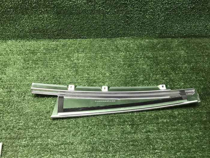 Накладка двери левая Mercedes S Z223 20-нв Maybach