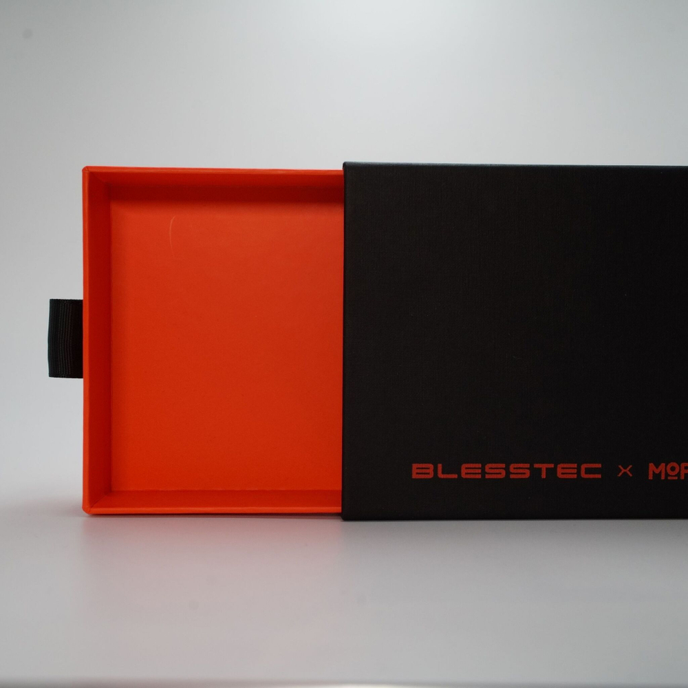 Внешний аккумулятор MagSafe MOFT Snap Battery Pack Белый в чёрной подарочной упаковке