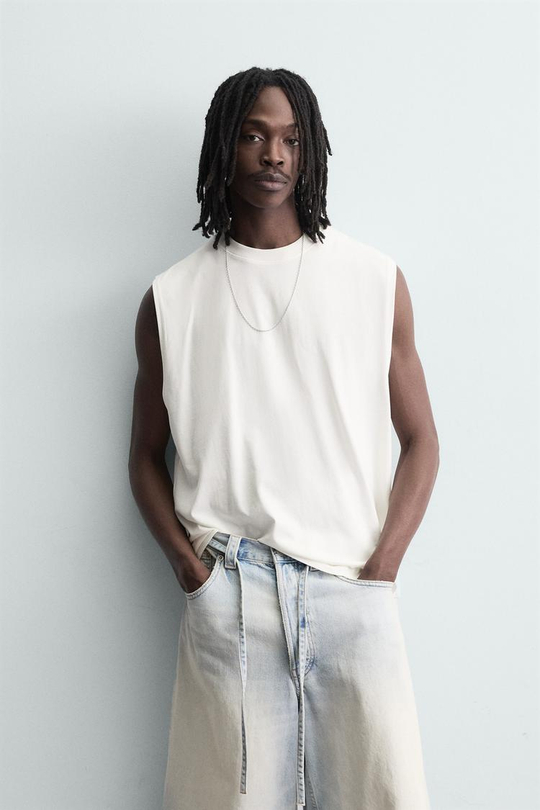 ZARA МАЙКА С ЭФФЕКТОМ ПОТЕРТОСТИ, БЕЛЫЙ