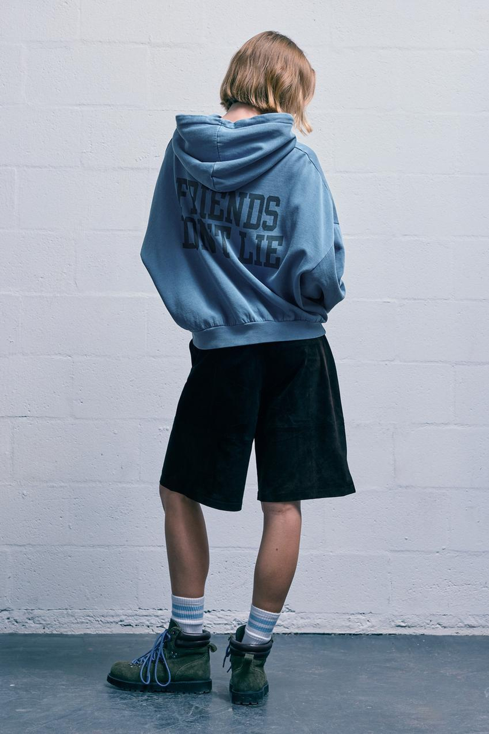 PULL&BEAR Толстовка с капюшоном "Stranger Things ", светло-голубой