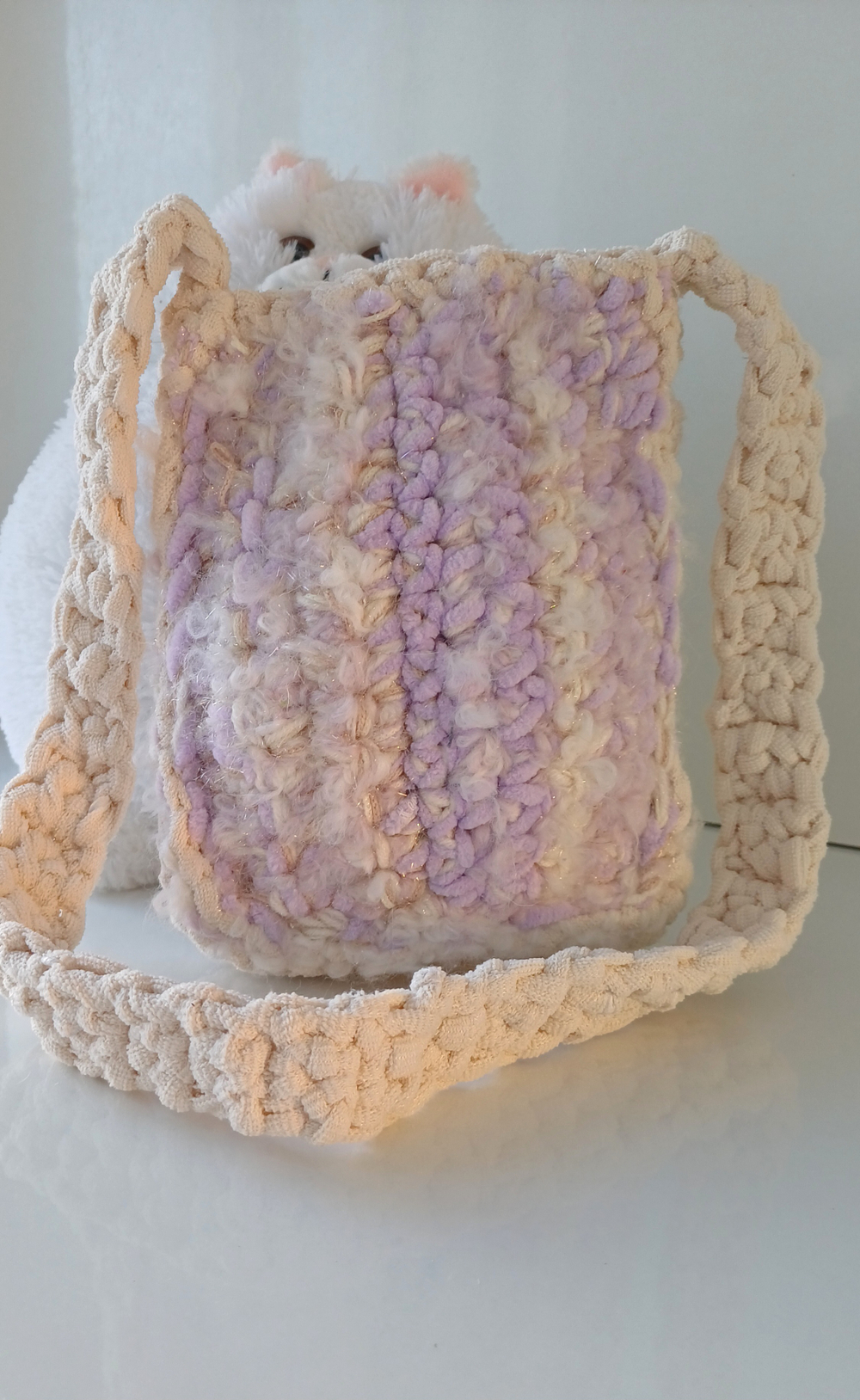 Сумка кроссбоди через плечо вязаная