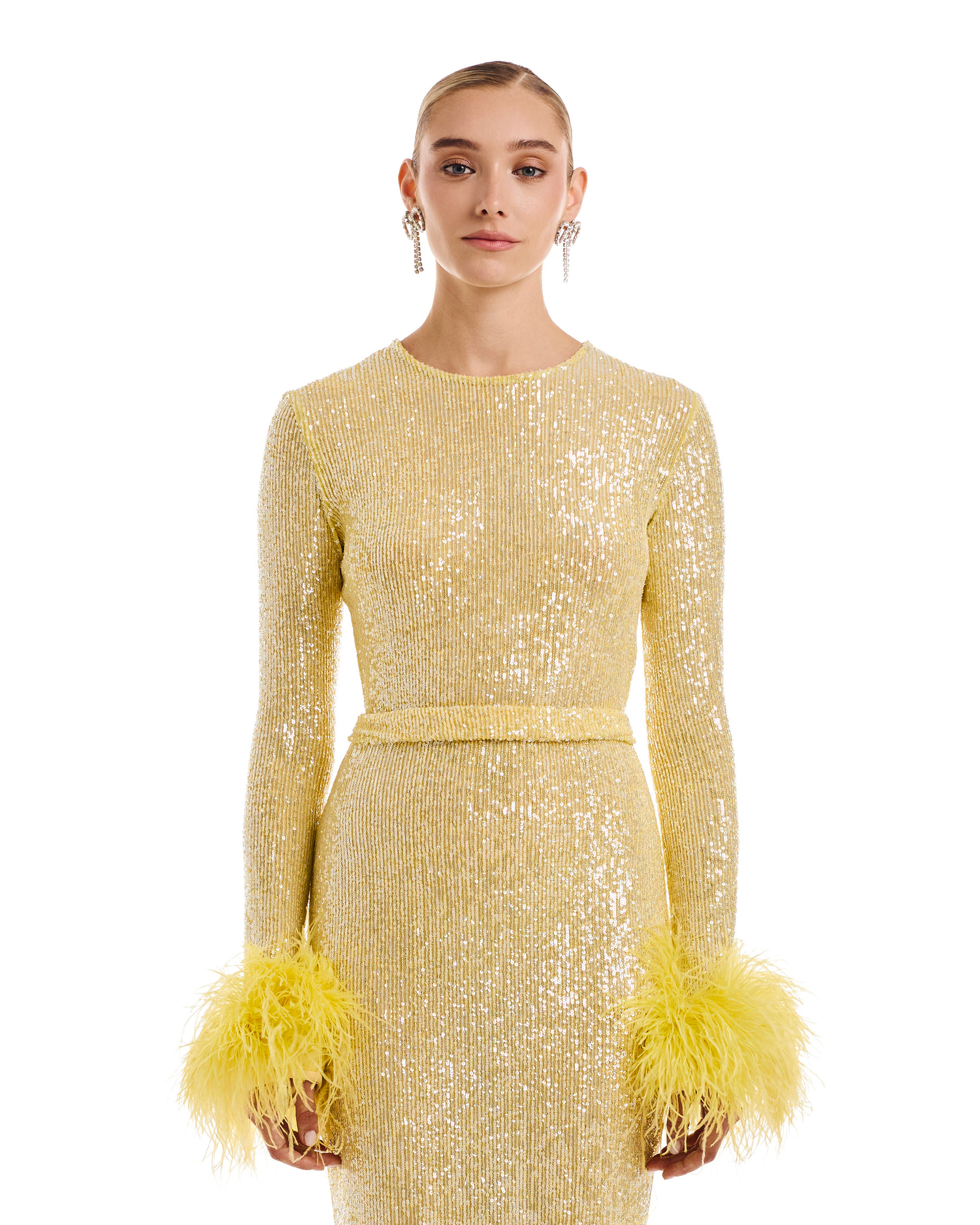 Платье PERSIMMON пайеточное желтое с перьями на рук.