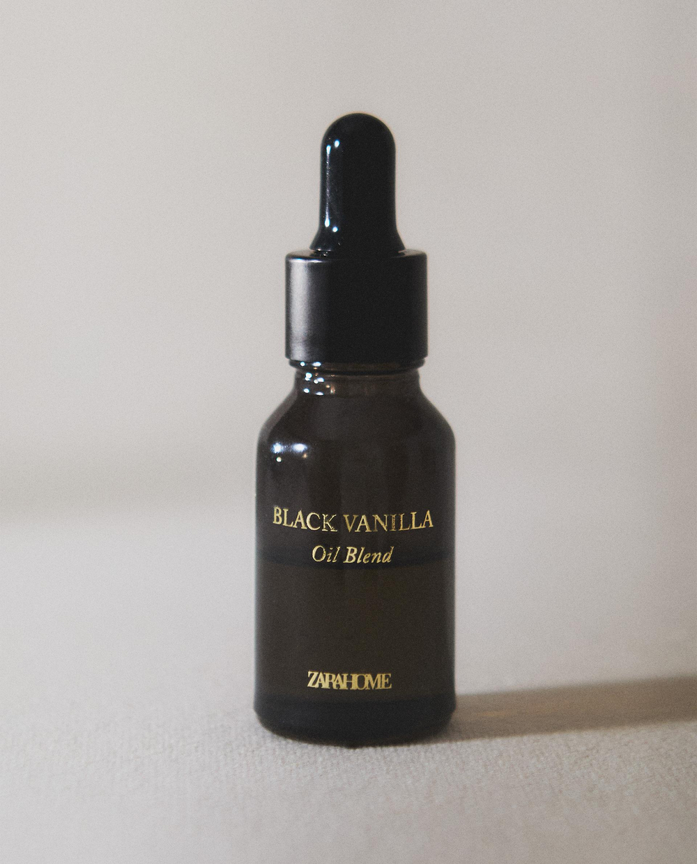 Zara Home Эфирное масло для аромадиффузора Black Vanilla 15 мл, концентрат для ароматизации дома, сладкий гурманский, Чёрный