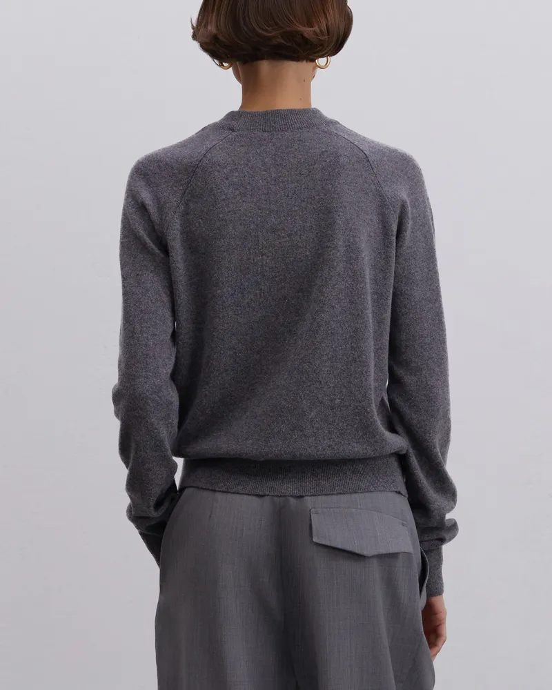 Серый укороченный джемпер из шерсти