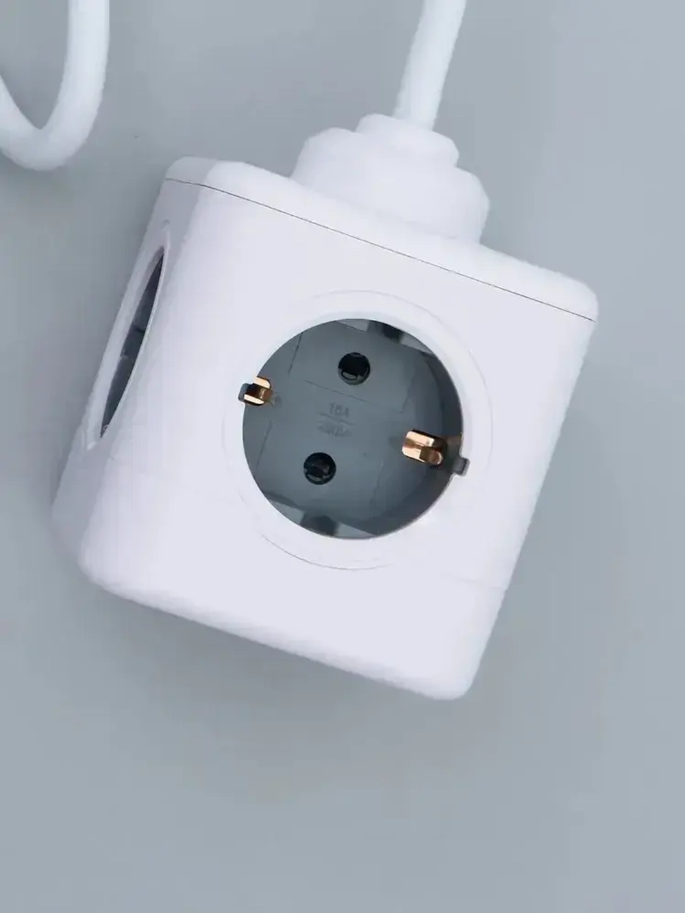 Сетевой фильтр с предохранителем куб