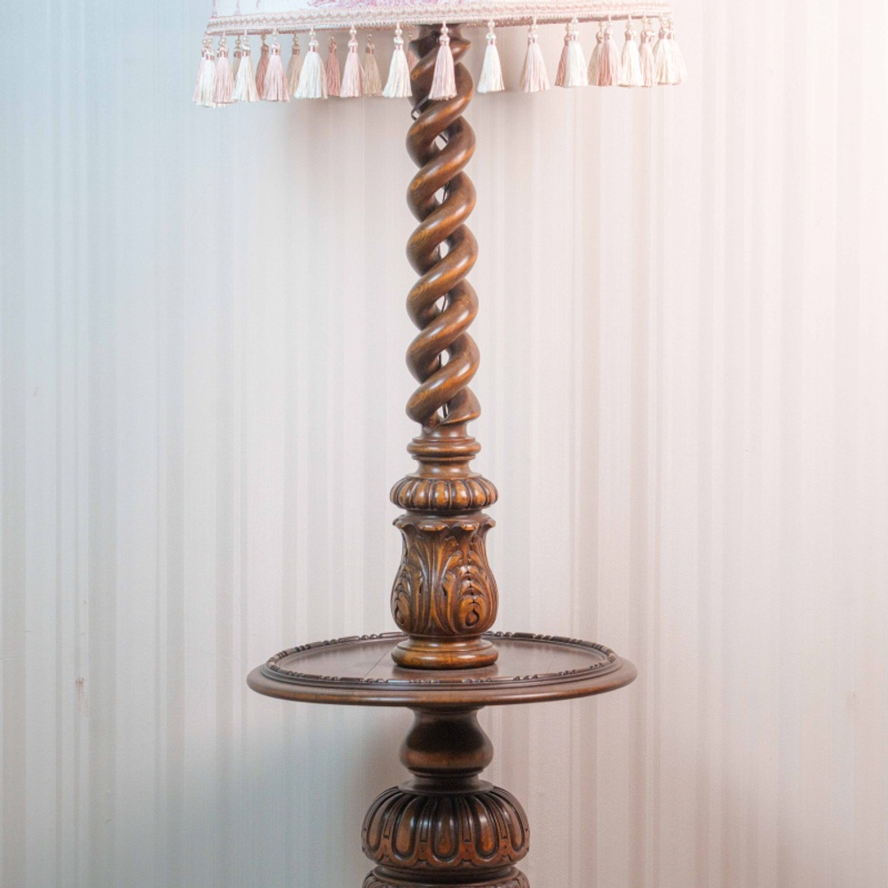 Антикварный торшер со столиком