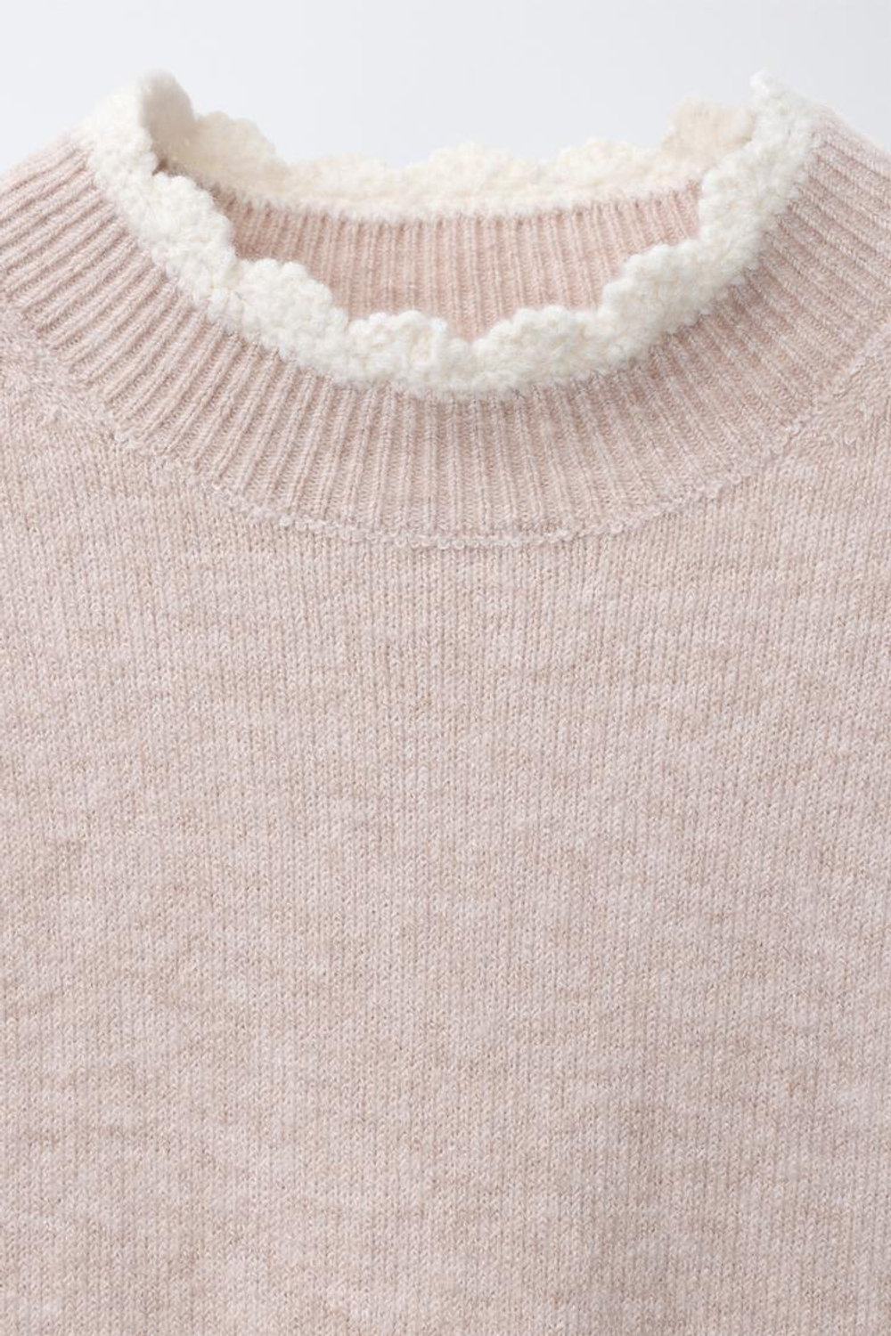 ZARA ТРИКОТАЖНЫЙ ДЖЕМПЕР С ОТДЕЛКОЙ КРЮЧКОМ, БЕЖЕВЫЙ