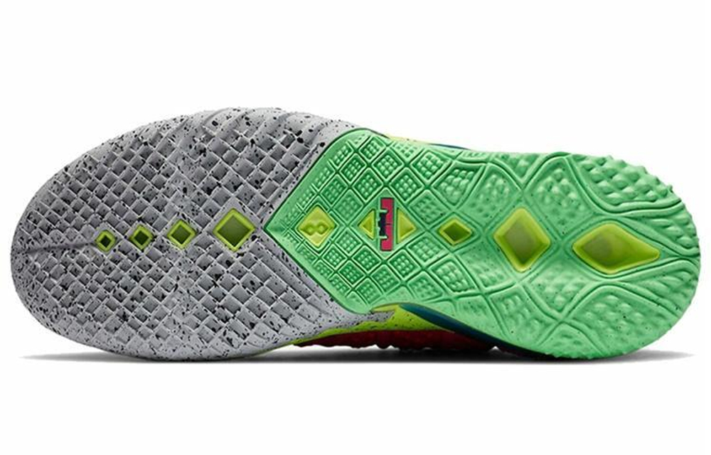 Кроссовки Nike Lebron 18