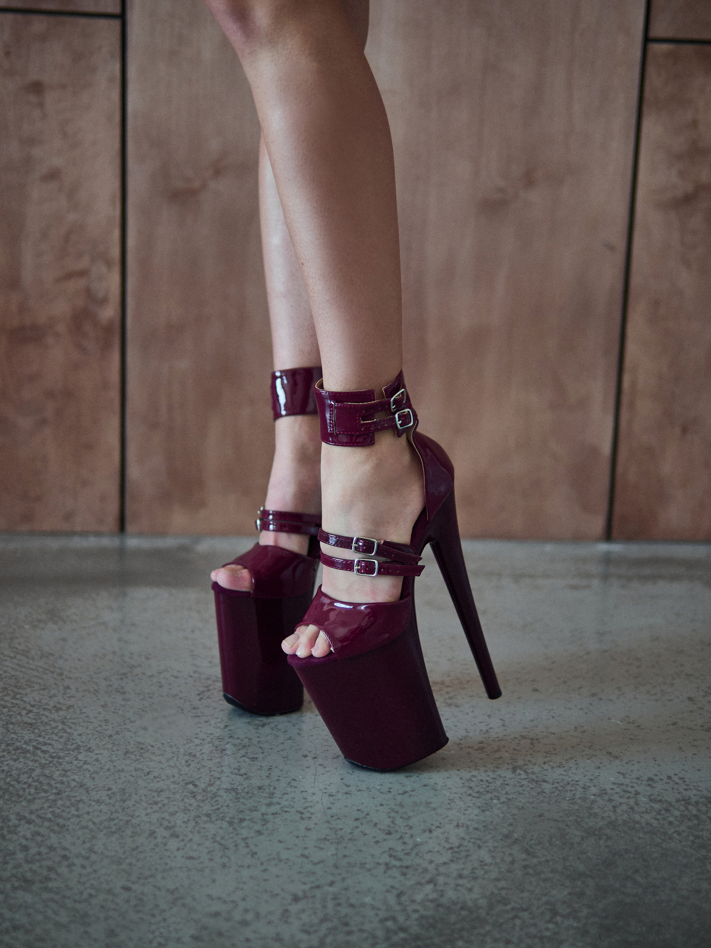 DIANA. Босоножки четверки. Лак - SHDS-017-4-lak-cher-sale39
