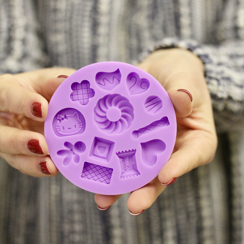 Молд силиконовый для лепки сладостей для ватной игрушки и кукол "Hello Kitty" диаметр 9 см/ Форма для полимерной глины "сладости, печенье, китти, имбирный человечек"