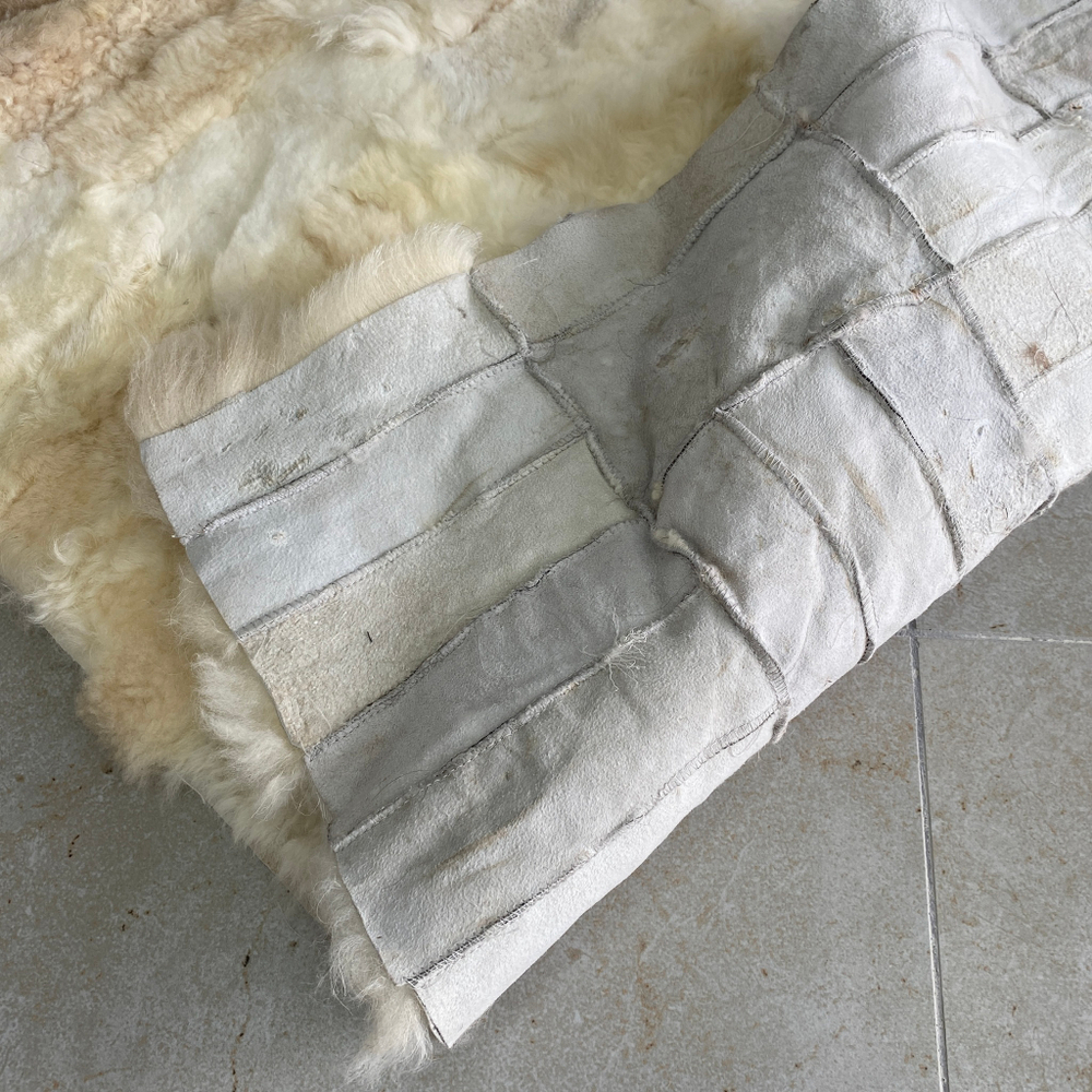 Коврик прикроватный накидка на кресло из кусочков овчины, 160 х 50 см.