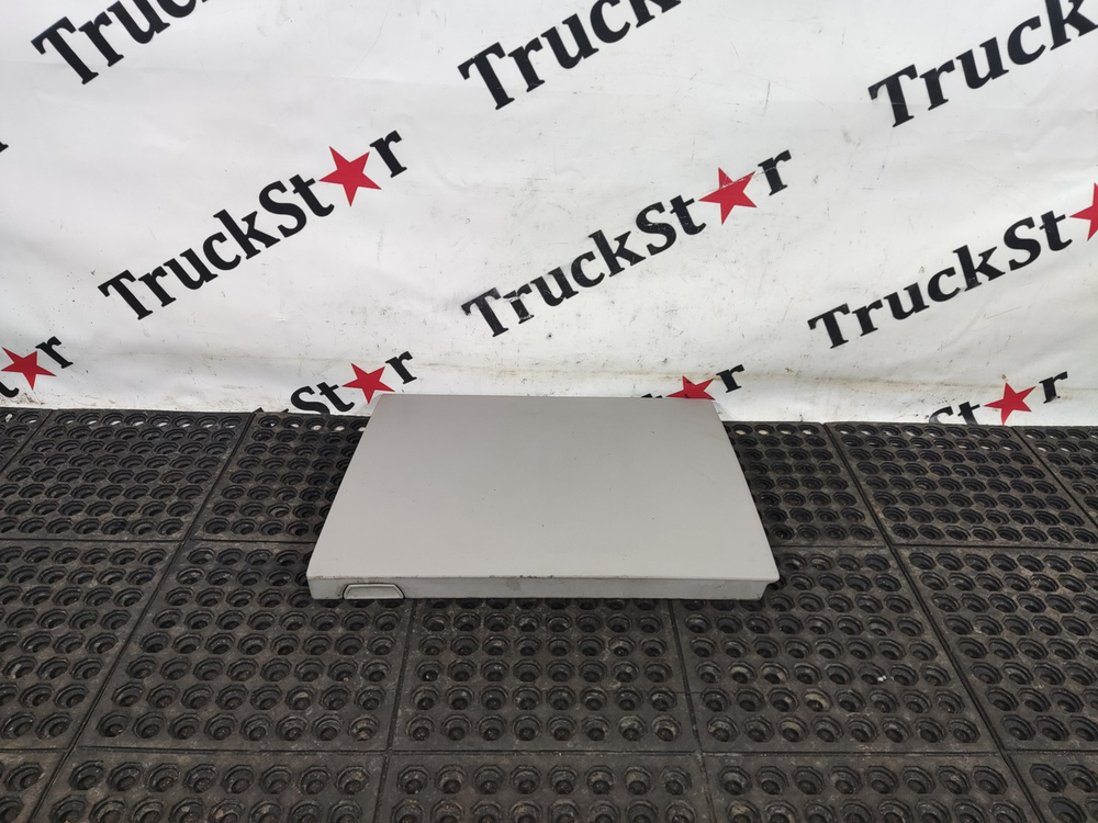 Крышка бардачка верхней консоли правая 2020г.