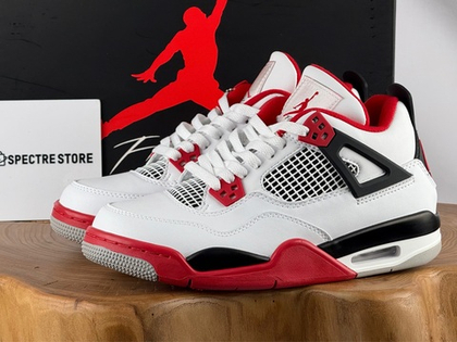 Air Jordan 4 OG Fire Red 2020