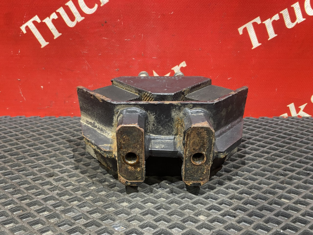 Подушка двигателя передняя 2018г