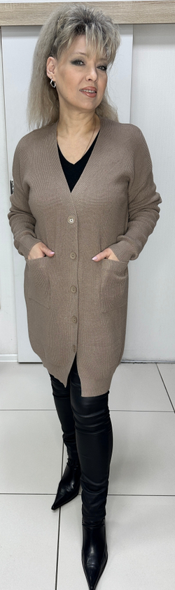 Удлиненный трикотажный жакет-кардиган с кармашками