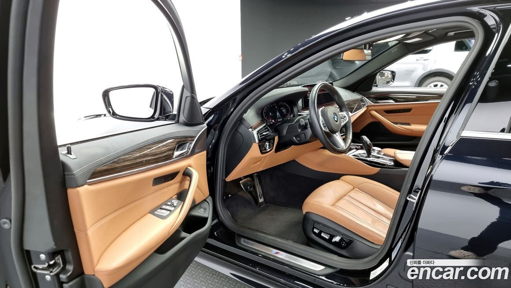 BMW 5 Series (G30) 520i M Sports (10.2021)