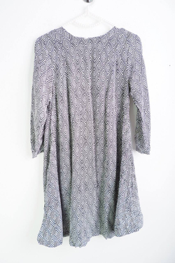 Платье H&M монохромное, маркировка 36, визуально на 42 размер