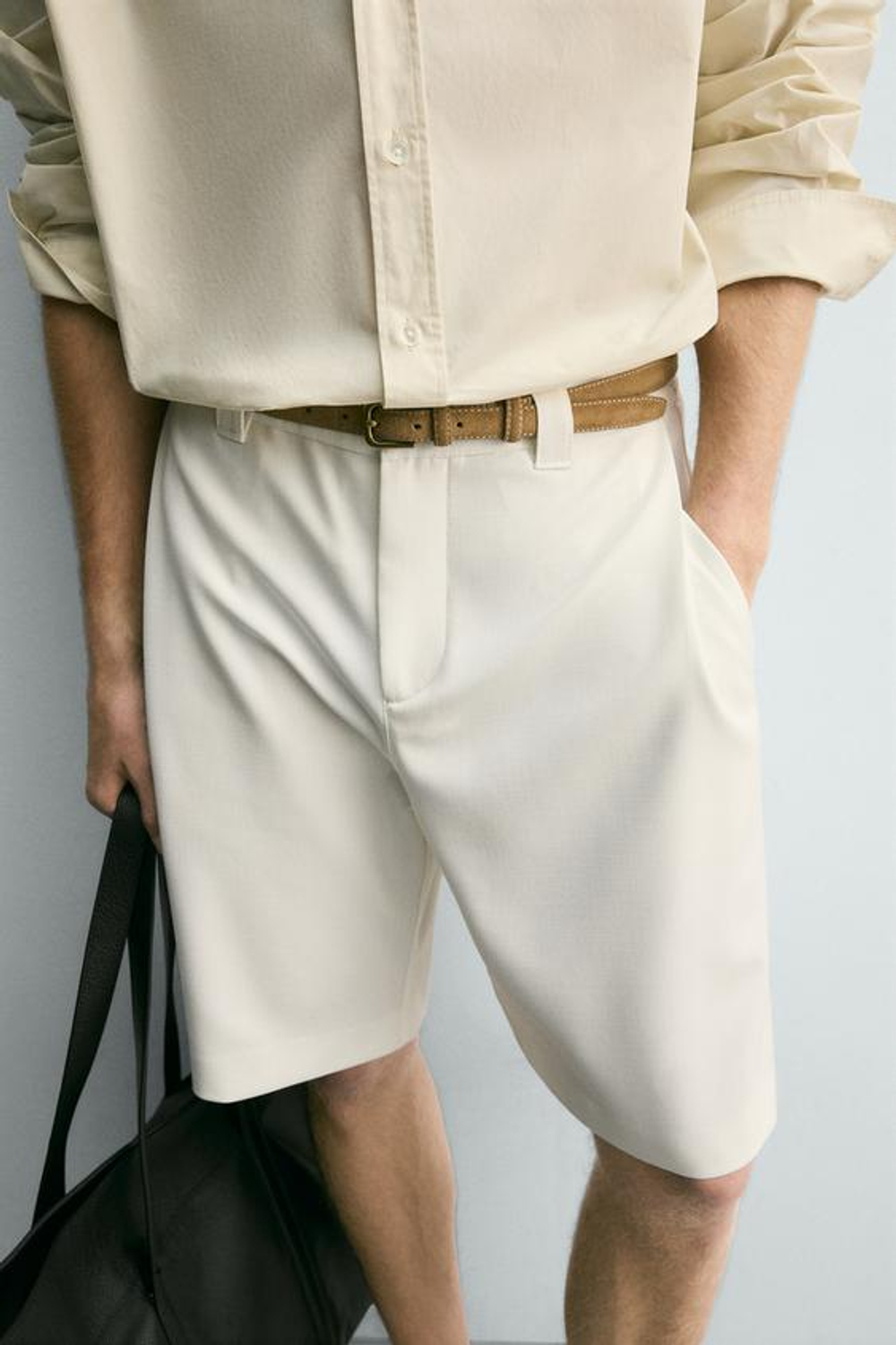 ZARA ШОРТЫ RELAXED FIT С БОКОВЫМИ СКЛАДКАМИ, ЖЕЛТОВАТО-БЕЛЫЙ