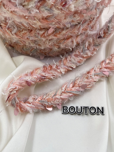 Тесьма плетеная с монилью и пайетками розовая