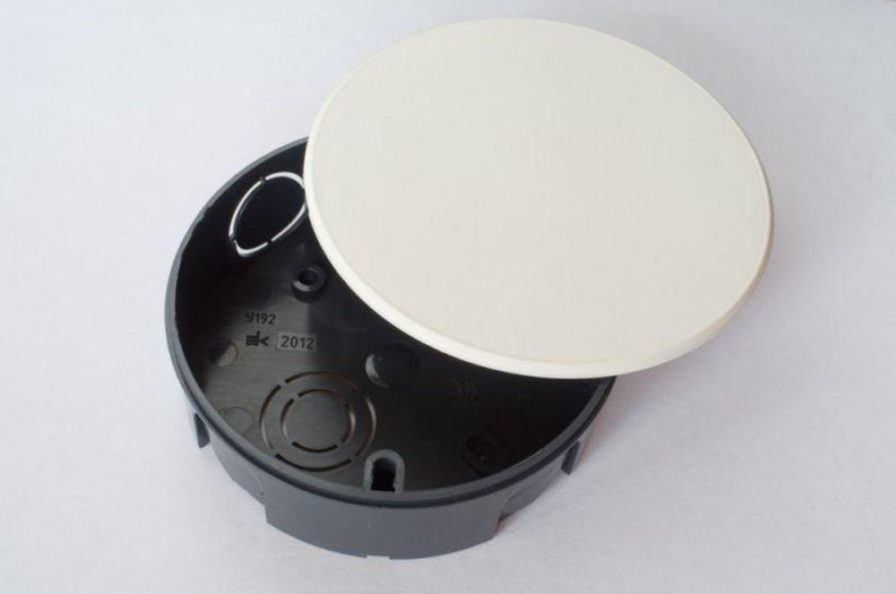 Коробка ответвительная СП 106х17мм (размер коробки без крышки d96х15мм) SE U191 Коробка ответвительная СП 106х17мм (размер коробки без крышки d96х15мм) SE U191