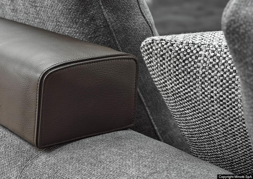 Connery sofa by Minotti Set 1