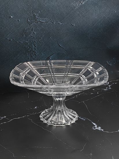 Блюдо-фруктовница стеклянная на ножке 28х15 см.