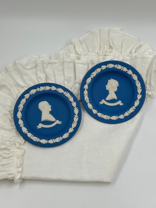 Пара тарелок Королева Елизавета II и Принц Филипп Wedgwood