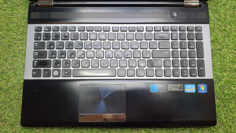 Ноутбук Samsungi7/4Gb/GT 540M 1Gb