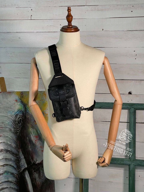 Сумка-слинг Louis Vuitton Saumur