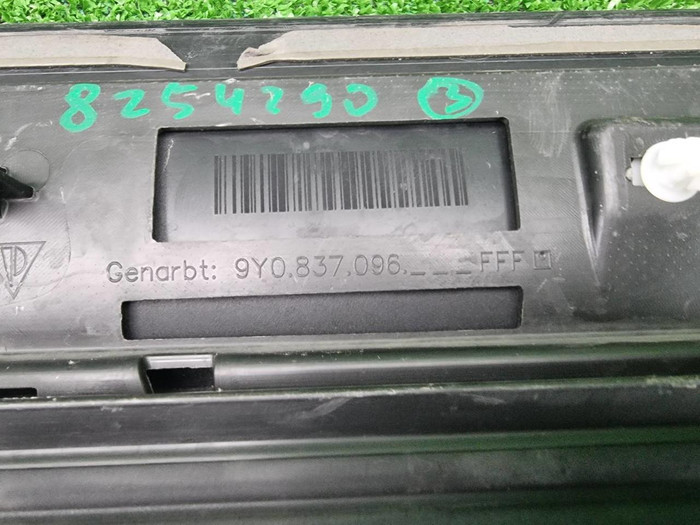 Накладка двери правая Porsche Cayenne 3 (2017-нв)