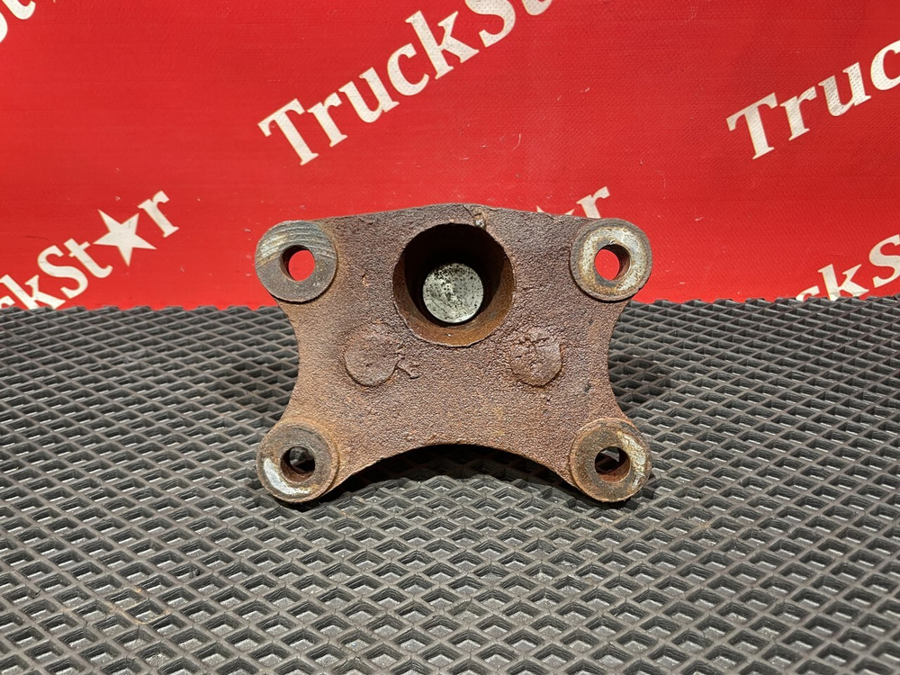 Кронштейн цилиндра подъема кабины 2023г.