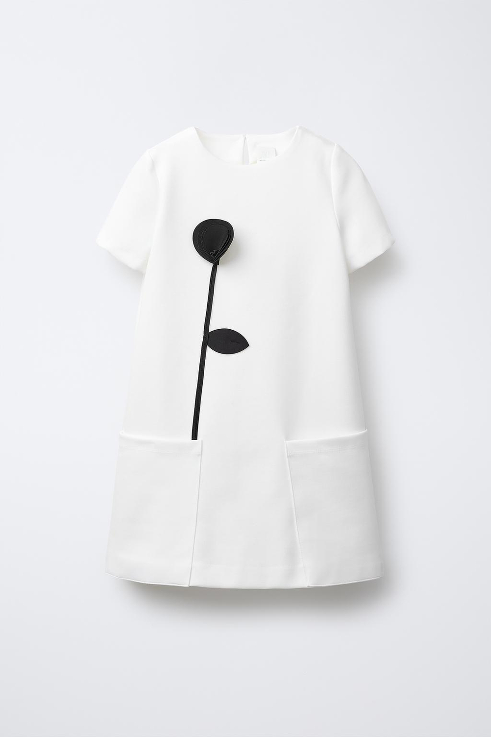 ZARA ПЛАТЬЕ С КОНТРАСТНЫМ ЦВЕТКОМ, БЕЛЫЙ