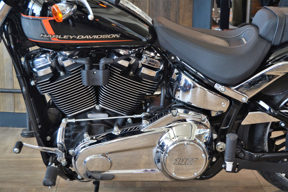 Harley-Davidson BREAKOUT 117 (Vivid Black) 2024