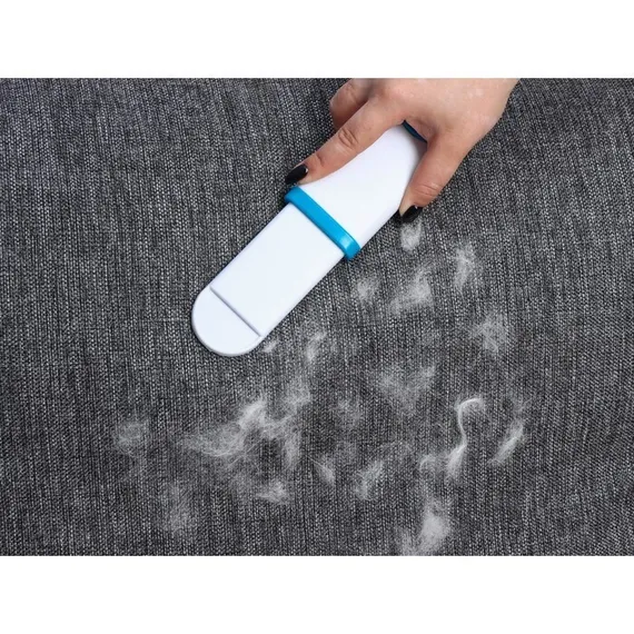 Щётка для удаления шерсти и волос с одежды и мебели, 13,5×6×3 см, цвет синий