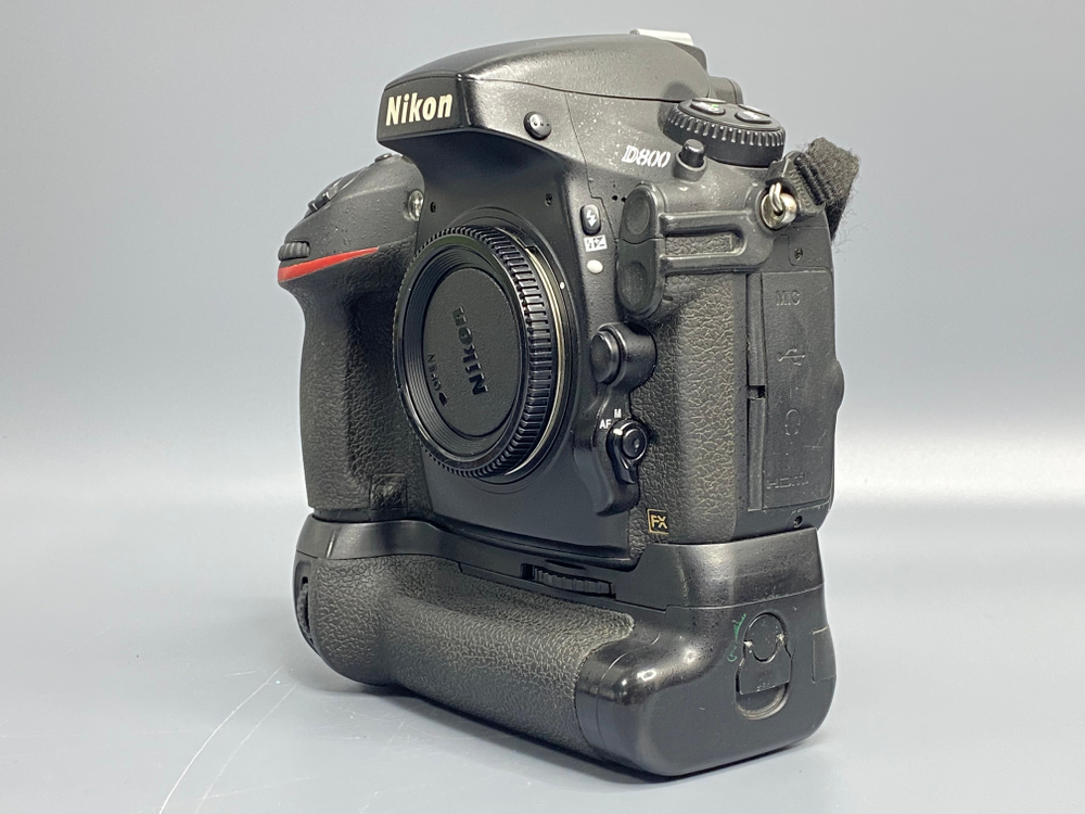 Nikon D800 + BG-2H 141.000 кадров