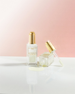 Revolution PRO Miracle - осветляющая увлажняющая сыворотка /   30  ml  / GTIN 5057566509695