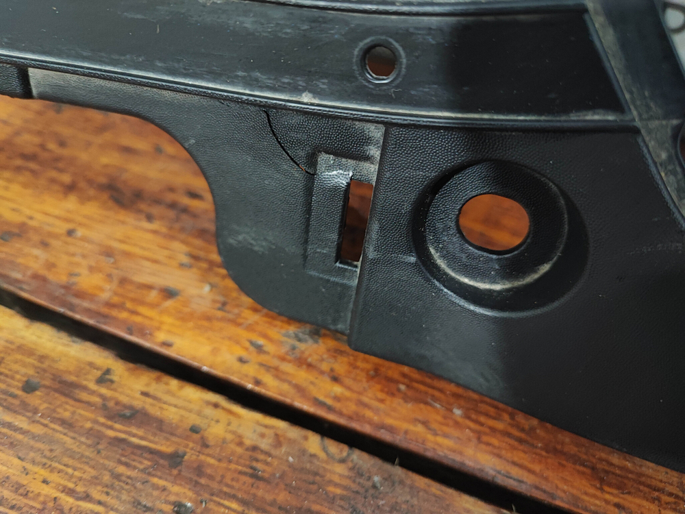 Решетка стеклоочистителей (Жабо) Chery Arrizo 8 22-нв Б/У Оригинал 609000972AA