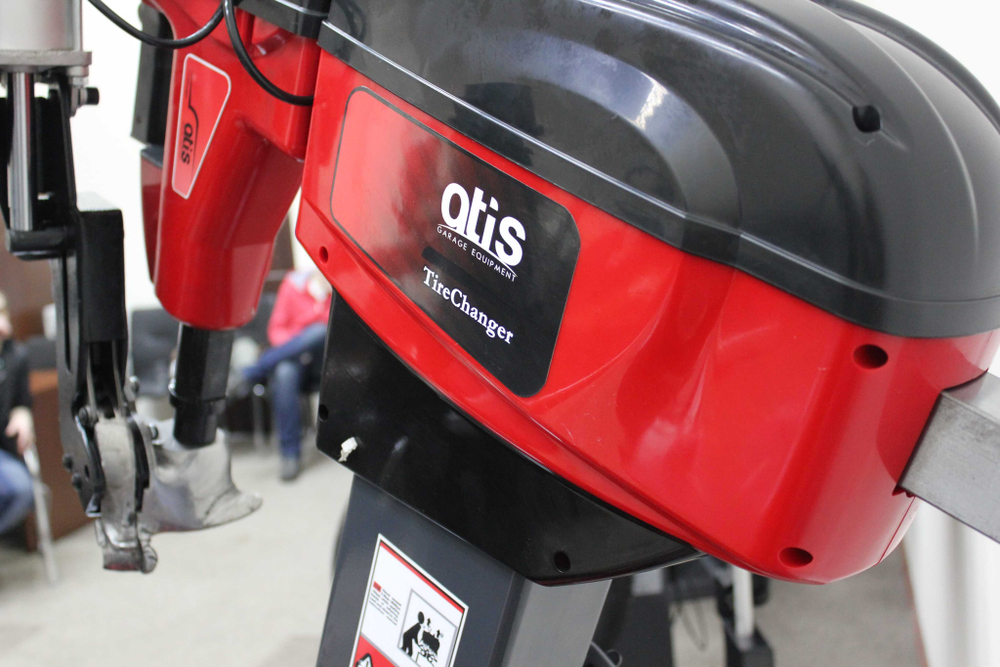 TCA26L Шиномонтажный автоматический станок