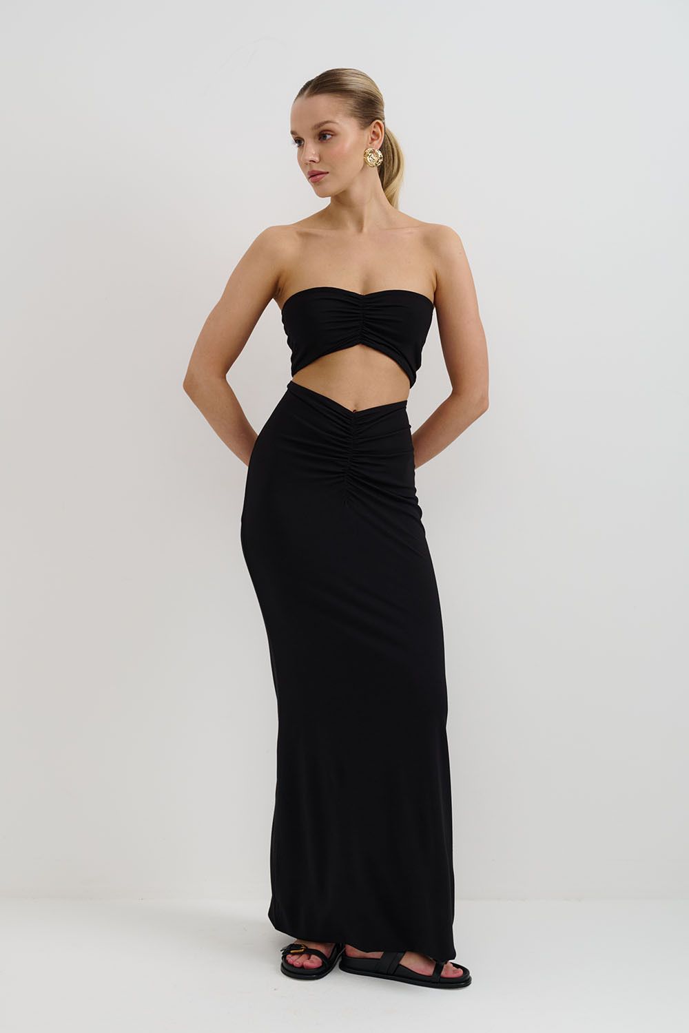 Юбка с драпировкой на бедрах из вискозы черного цвета