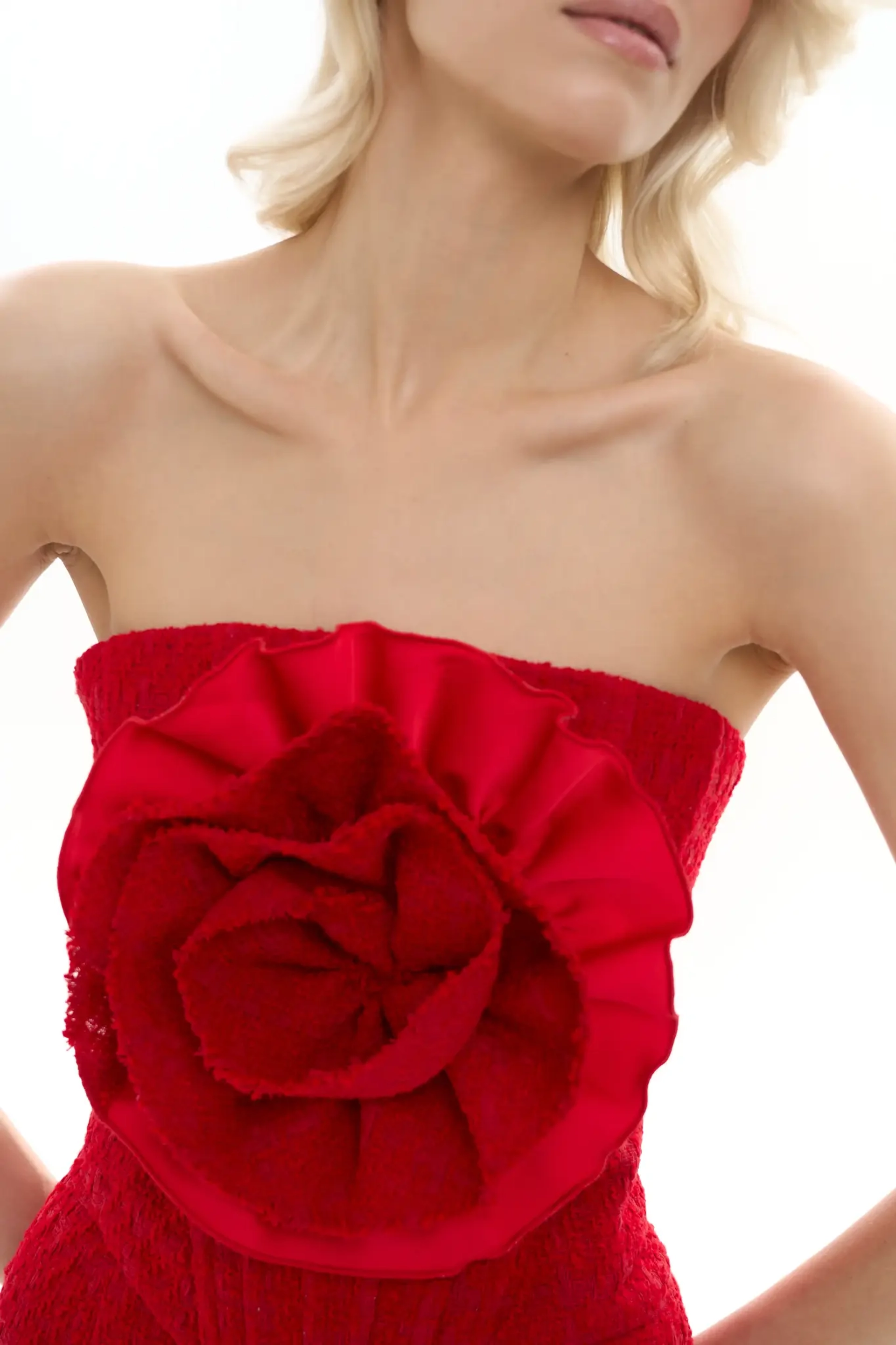 Корсетный топ-бандо с розой твидовый