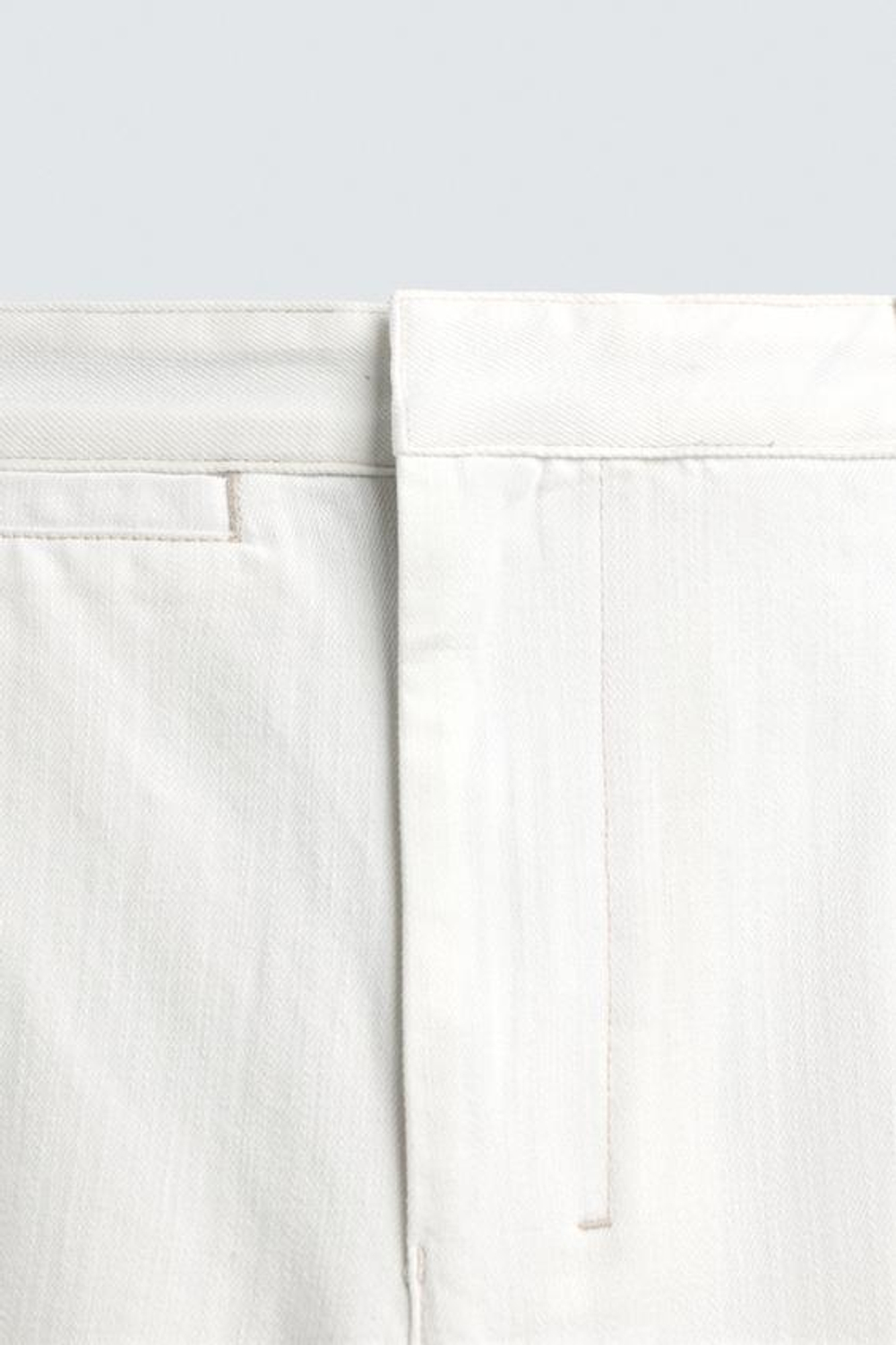 ZARA ДЖИНСЫ ЧИНОС BARREL FIT СО СКЛАДКАМИ, БЕЛЫЙ