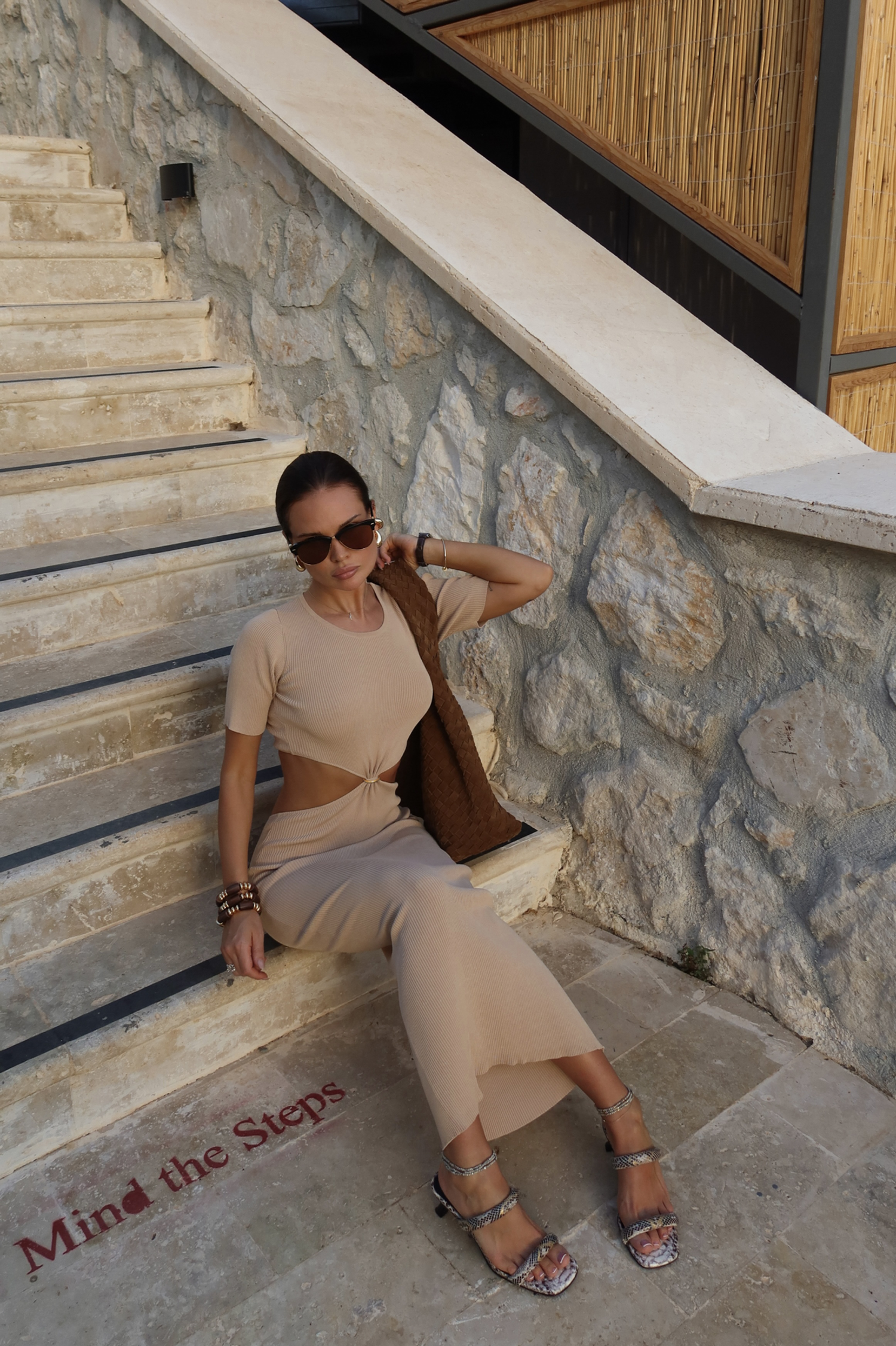 Платье с разрезами Sade, бежевое