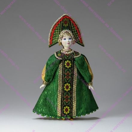 Кукла Царевна в зелёном платье