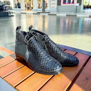 Женская обувь из питона